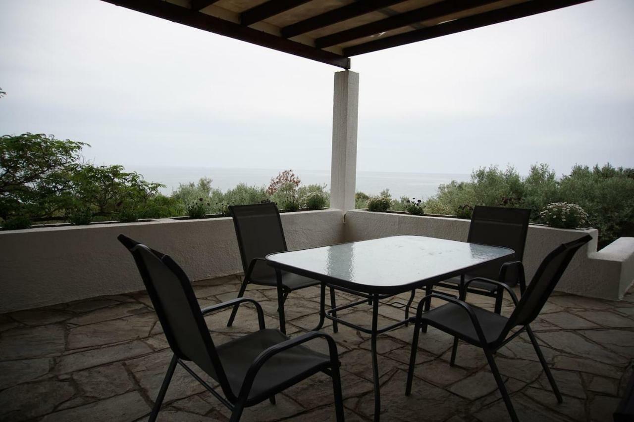Seaside Vila Platanitis Esterno foto